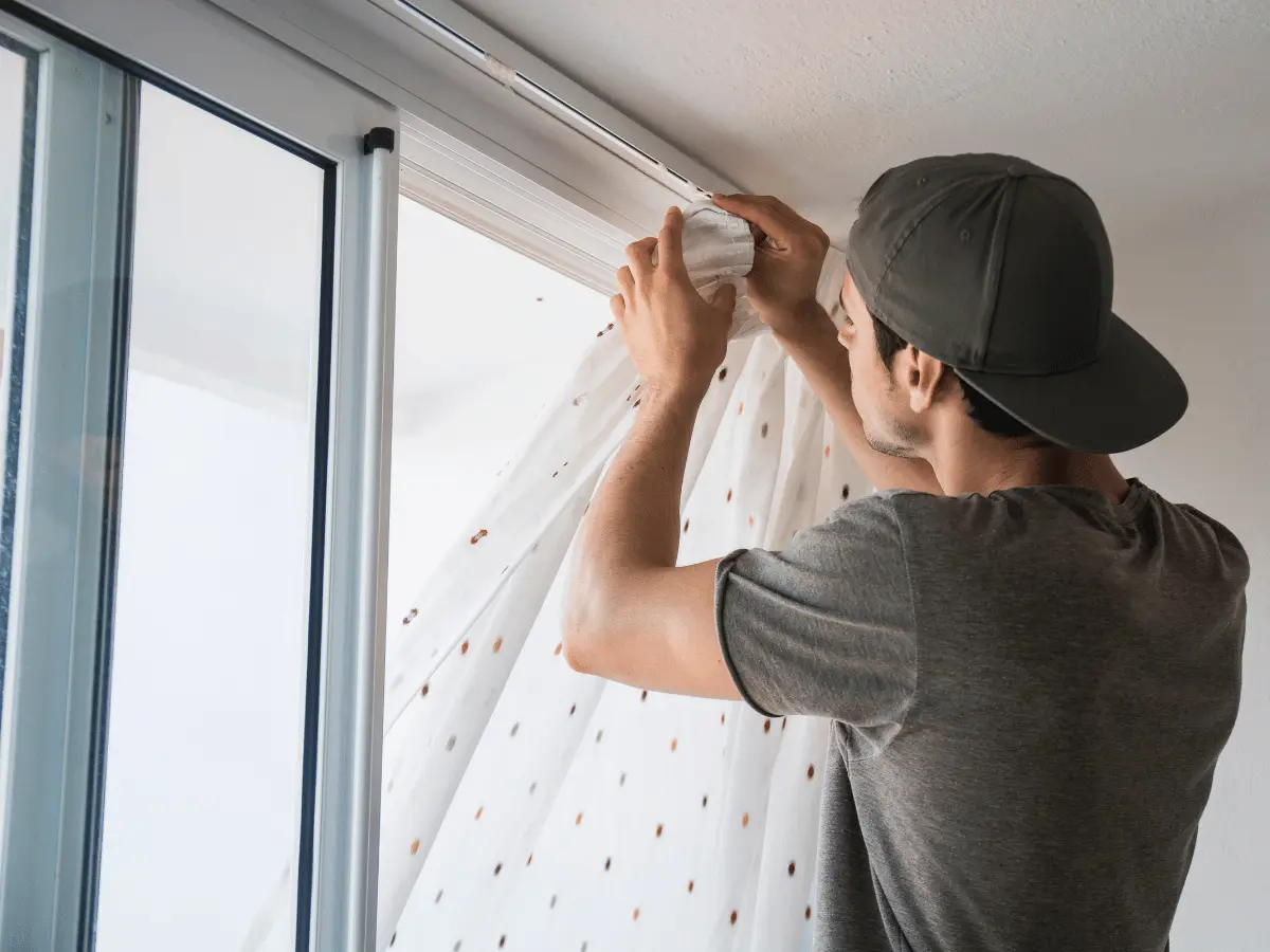 Hanging curtains and blinds for a perfect, stylish fit