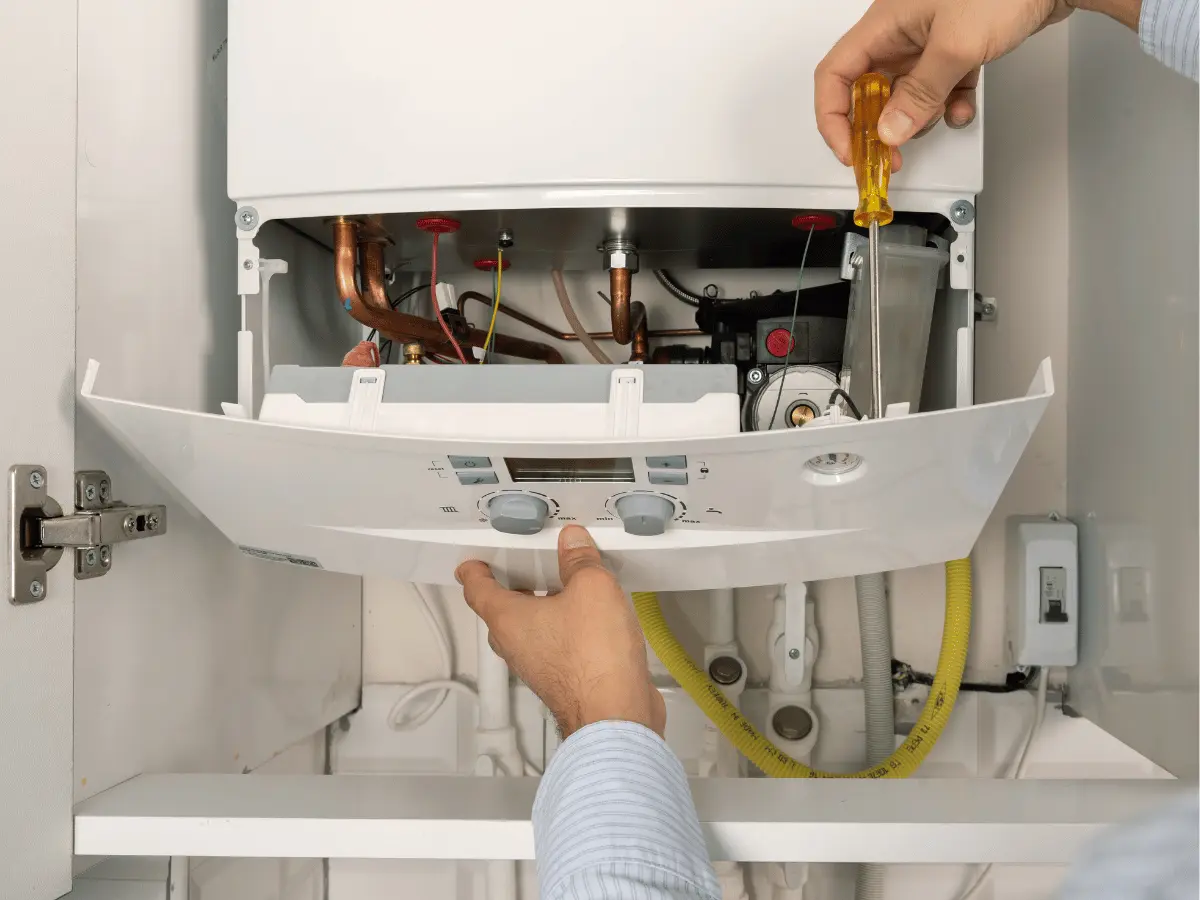 BaseLink offers local gas and heating engineers for boiler annual servicing